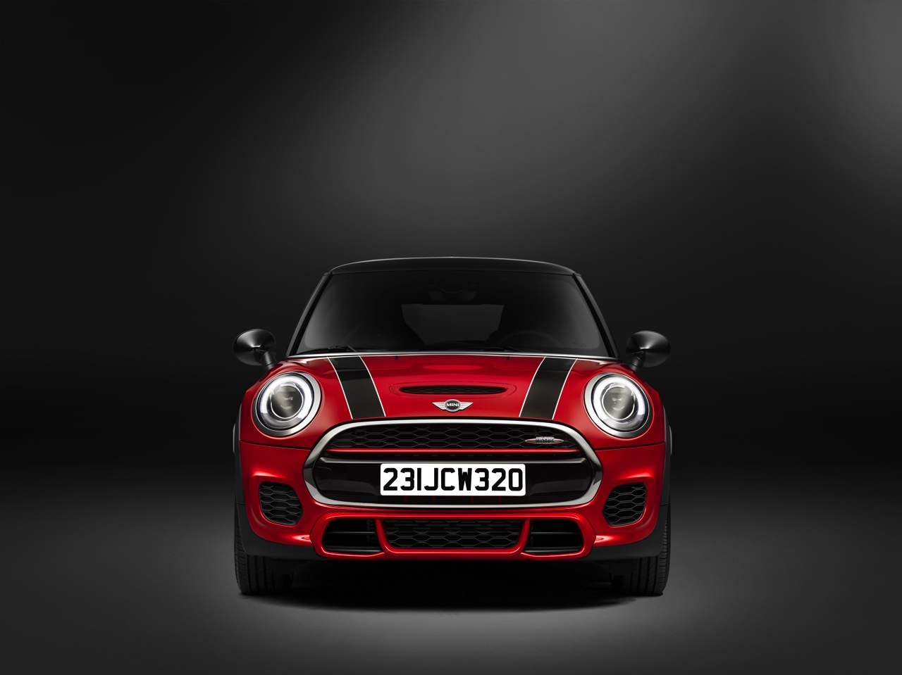 Mini introduceert voorlopig topmodel met Mini John Cooper Works 2.0 TwinPower Turbo, goed voor 231 pk. Zijn prijs is vastgesteld op 39.995 euro.