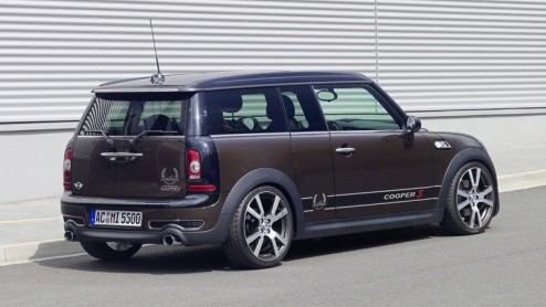 De mannen van AC Schnitzer presenteren hun alternatief voor de Mini Cooper Clubman S, of zelfs de John Cooper Works variant. Voor wie af fabriek gekietelde Britse kart nog wat te soft vind biedt AC Sc