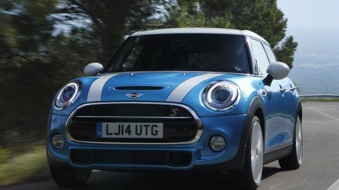 Mini heeft het doek gehaald van de vijfdeurs hatchback. Voor de fabrikant een compleet nieuwe carrosserievariant, die met een langere lengte en wielbasis vooral meer ruimte biedt in het interieur.