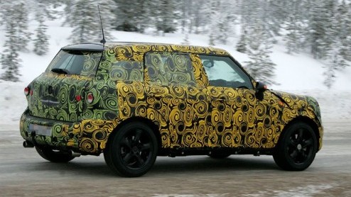Nu de nieuwe Mini Cabriolet is voorgesteld en bij de dealers arriveert kunnen we onze zinnen gaan zetten op de crossover-versie Crossman. Deze uit de kluiten gewassen en opgestoerde Mini rolt volgen