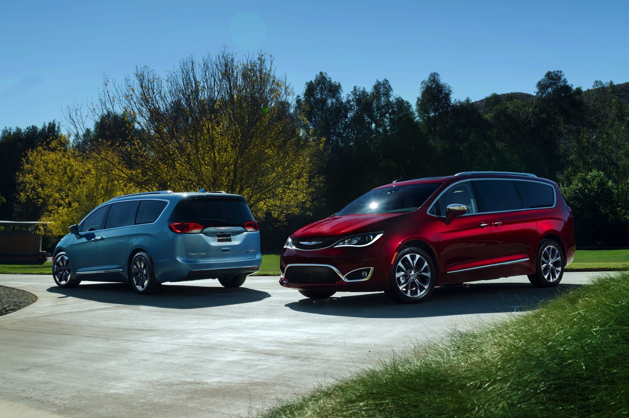 De Chrysler Town & Country en Voyager krijgen een opvolger in de vorm van een nieuwe oude bekende: de Pacifica. Als eerste MPV is deze Chrysler er ook als plug-in hybride.
