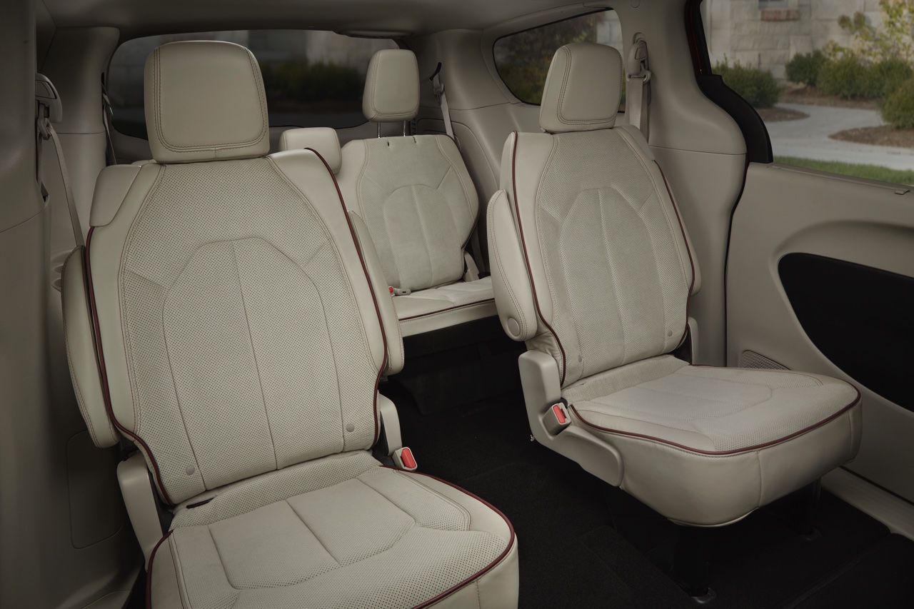 De Chrysler Town & Country en Voyager krijgen een opvolger in de vorm van een nieuwe oude bekende: de Pacifica. Als eerste MPV is deze Chrysler er ook als plug-in hybride.