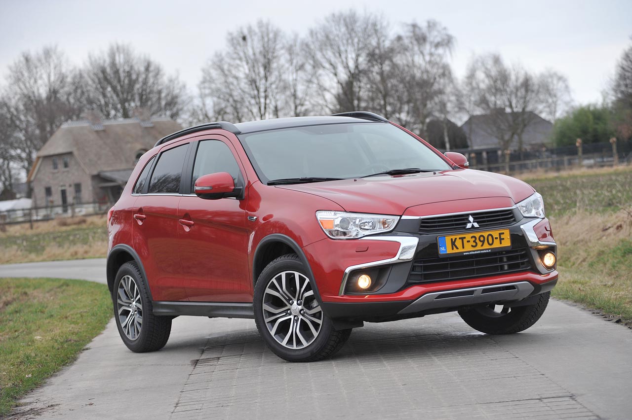 Na zo'n zeven jaar geeft Mitsubishi de ASX een facelift, kan de auto daarmee de concurrentie nog bijbenen. Autovandaag zocht het uit.