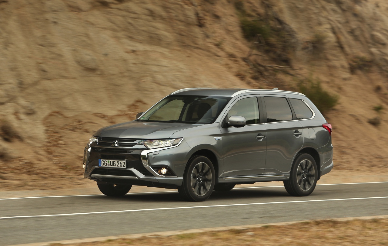 Autotest van de nieuwe Mitsubishi Outlander PHEV facelift, het model dat eind 2015 op de markt komt en flink verbeterd is ten opzichte van zijn voorganger. Met 7% bijtelling aantrekkelijk voor lease.