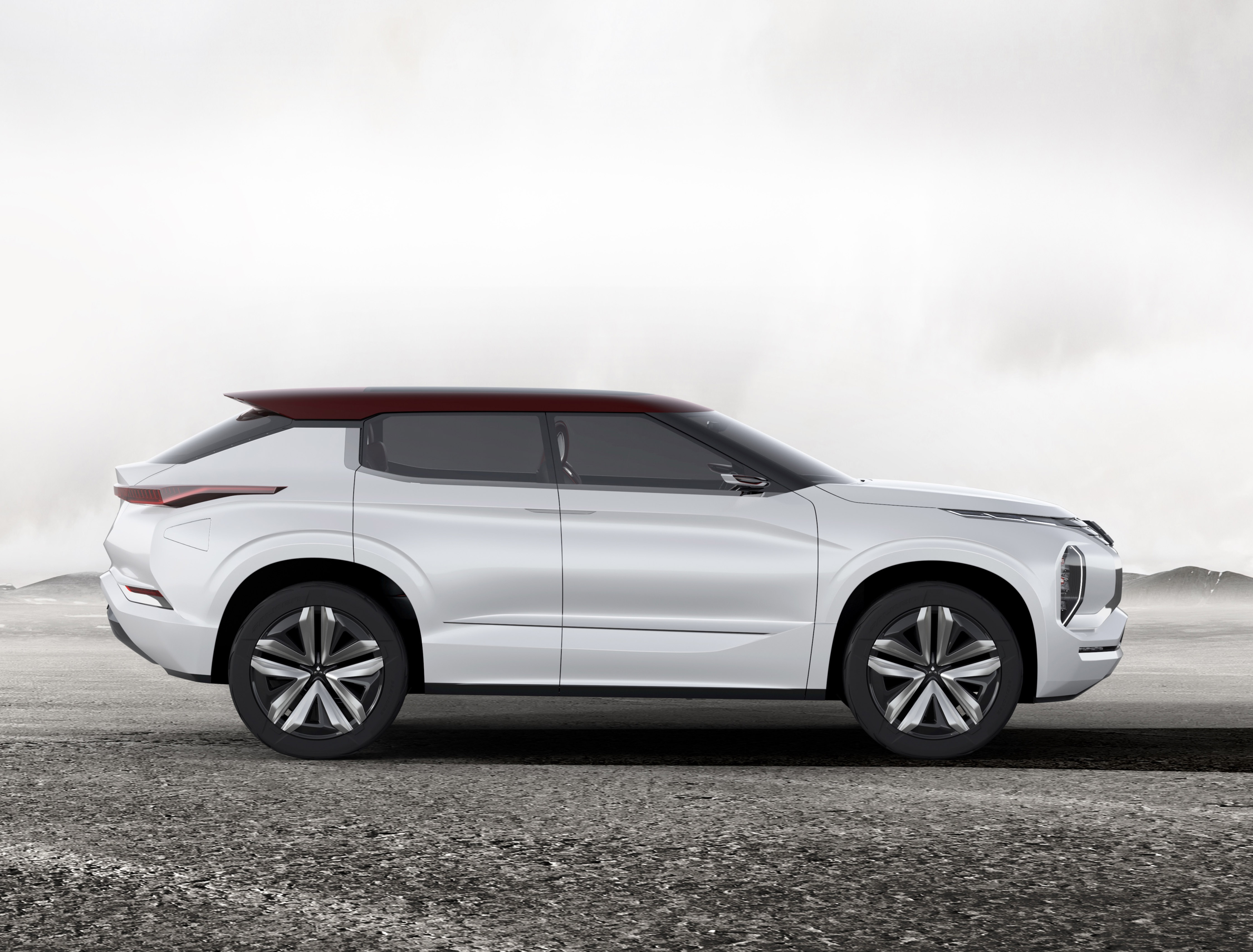 Mitsubishi toont op de Autosalon van Parijs de GT-PHEV conceptcar. Ook laten ze de eX Concept zien en krijgt de Outlander een modeljaarupdate.
