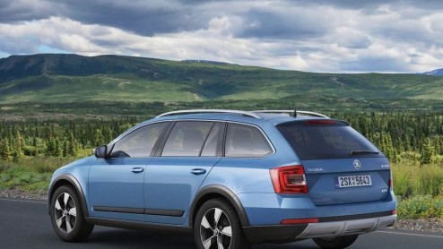 Op de Autosalon van Genve begin maart toont Skoda de Octavia Combi Scout. De modderversie staat hoger op zijn wielen, heeft standaard vierwielaandrijving en arriveert na de zomer in ons land.