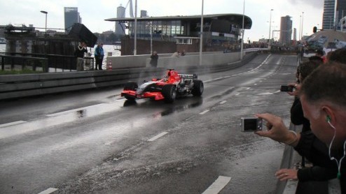 Zondag 20 augustus was de dag dat autoraceminnend Nederland zijn hart op kon halen in Rotterdam bij de Bavaria City Racing. Autovandaag was aanwezig op dit racespektakel en heeft speciaal voor jullie 