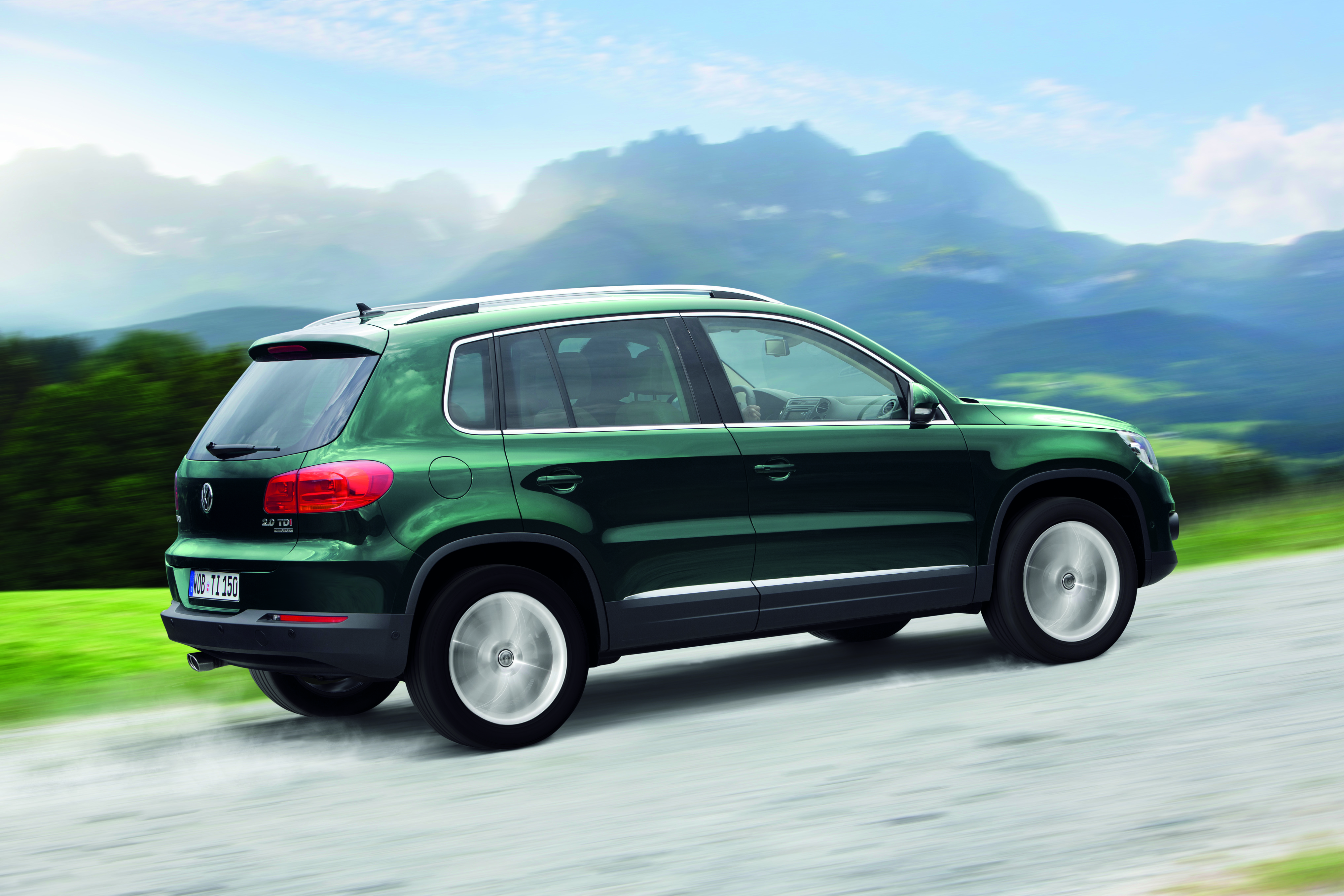 Volkswagen Tiguan klaar voor modeljaar 2016 met nieuwe motoren en bijgewerkte navigatie.