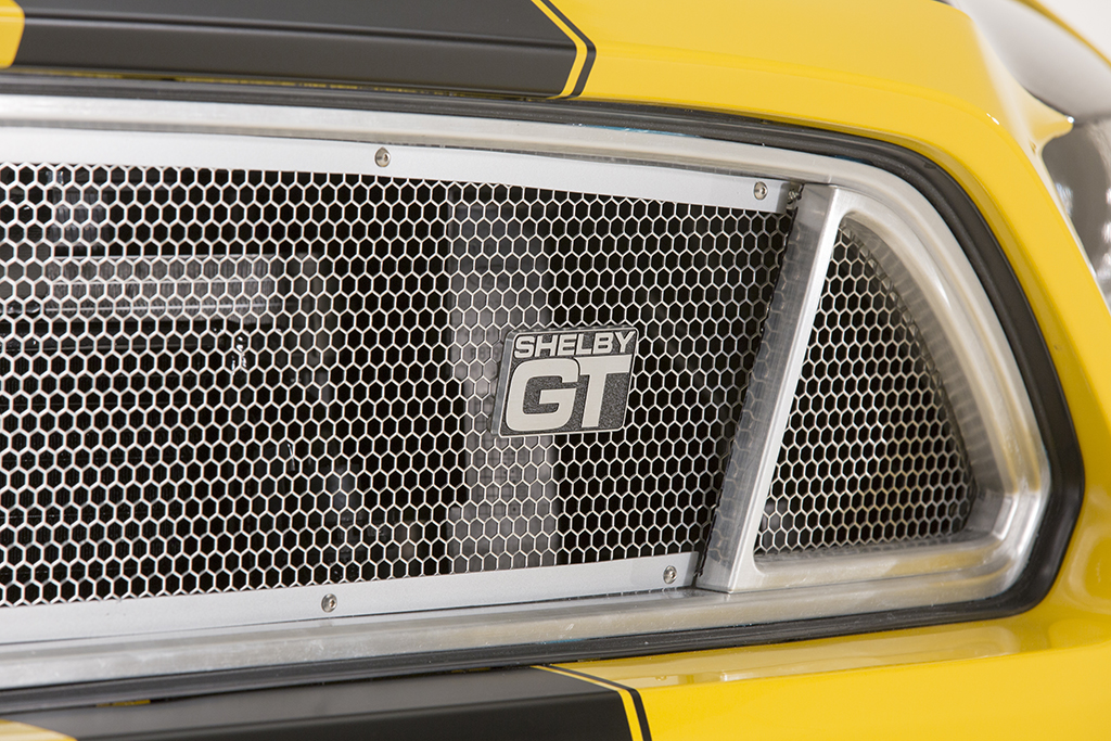 Shelby heeft de Mustang onder handen genomen. Het resultaat? De Shelby GT met minimaal 637 pk uit een supercharged 5,0 liter V8, een aangepast onderstel en flinke Borla uitlaten.