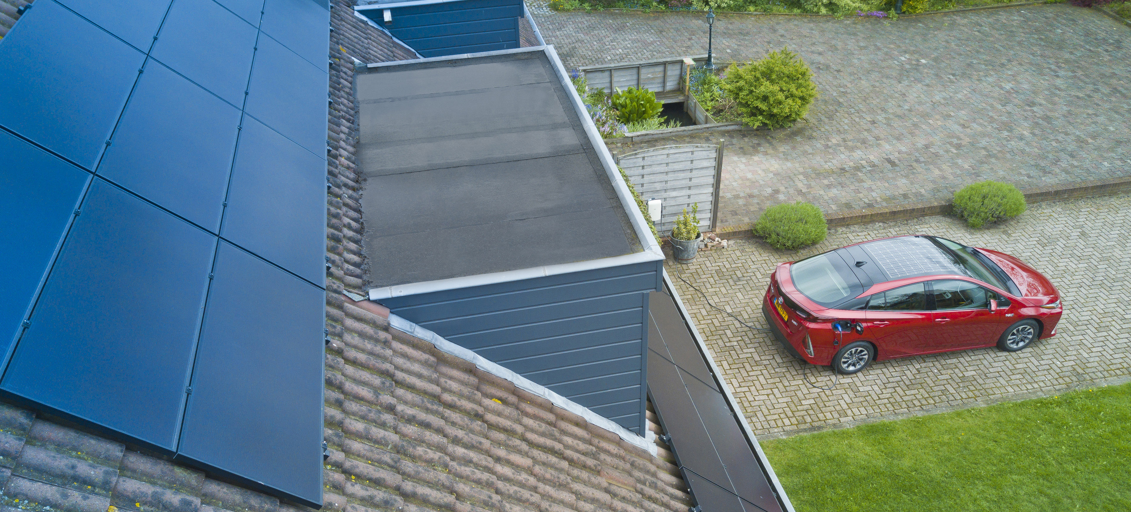 Uit het nieuwe regeerakkoord blijkt nog niet dat de Nederlandse overheid schone energie koppelt aan schone mobiliteit, zo meldt Rutger de Croon van Living Lab Smart Charging.