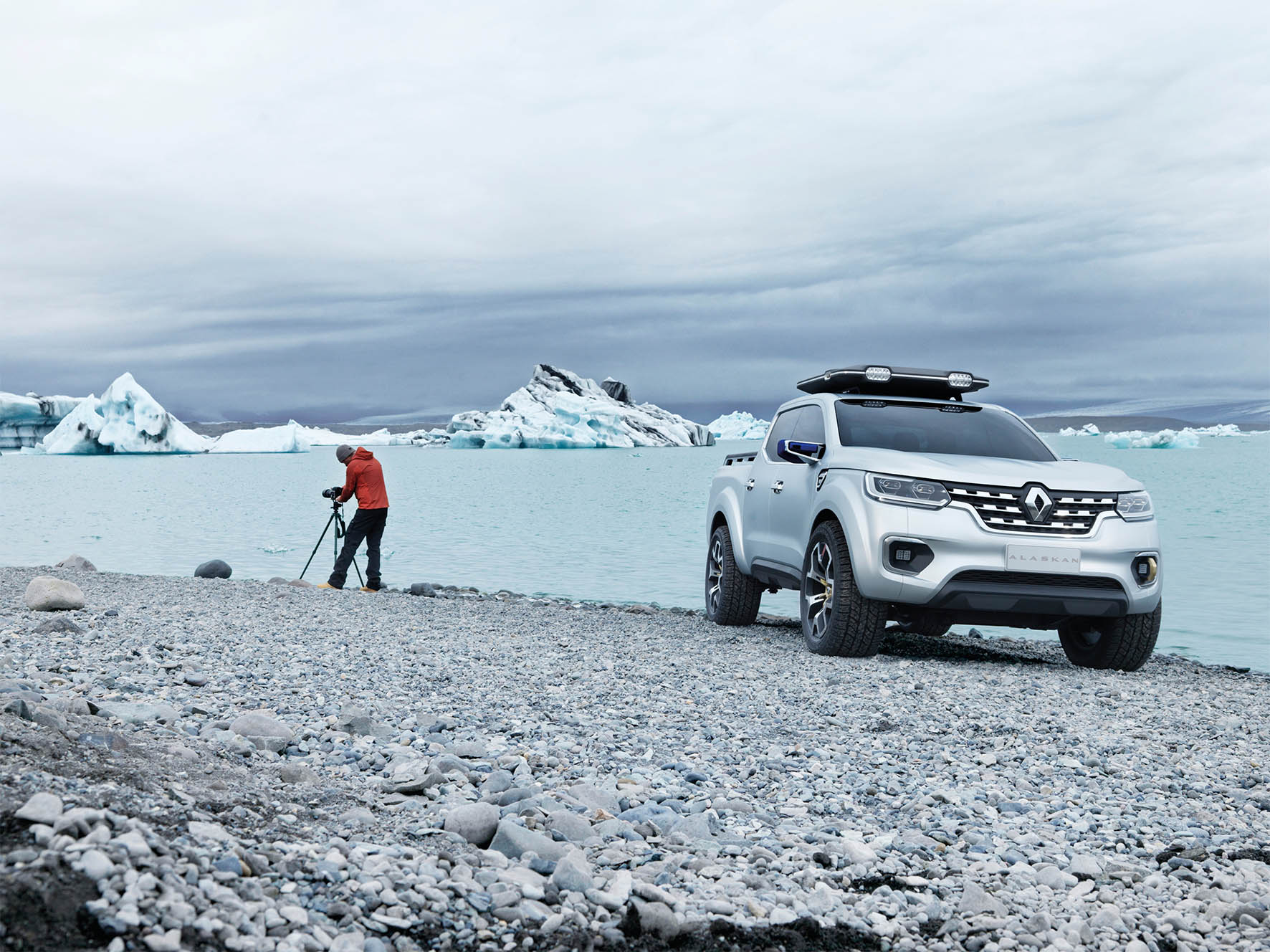 Renault naar BedrijfsautoRAI met Kangoo Express, Trafic Formula Edition en Alaskan Pickup concept.