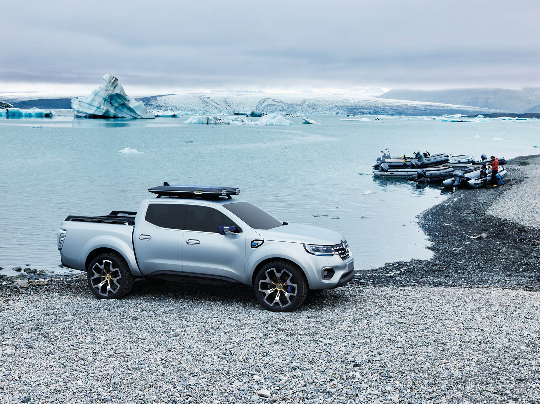Renault naar BedrijfsautoRAI met Kangoo Express, Trafic Formula Edition en Alaskan Pickup concept.