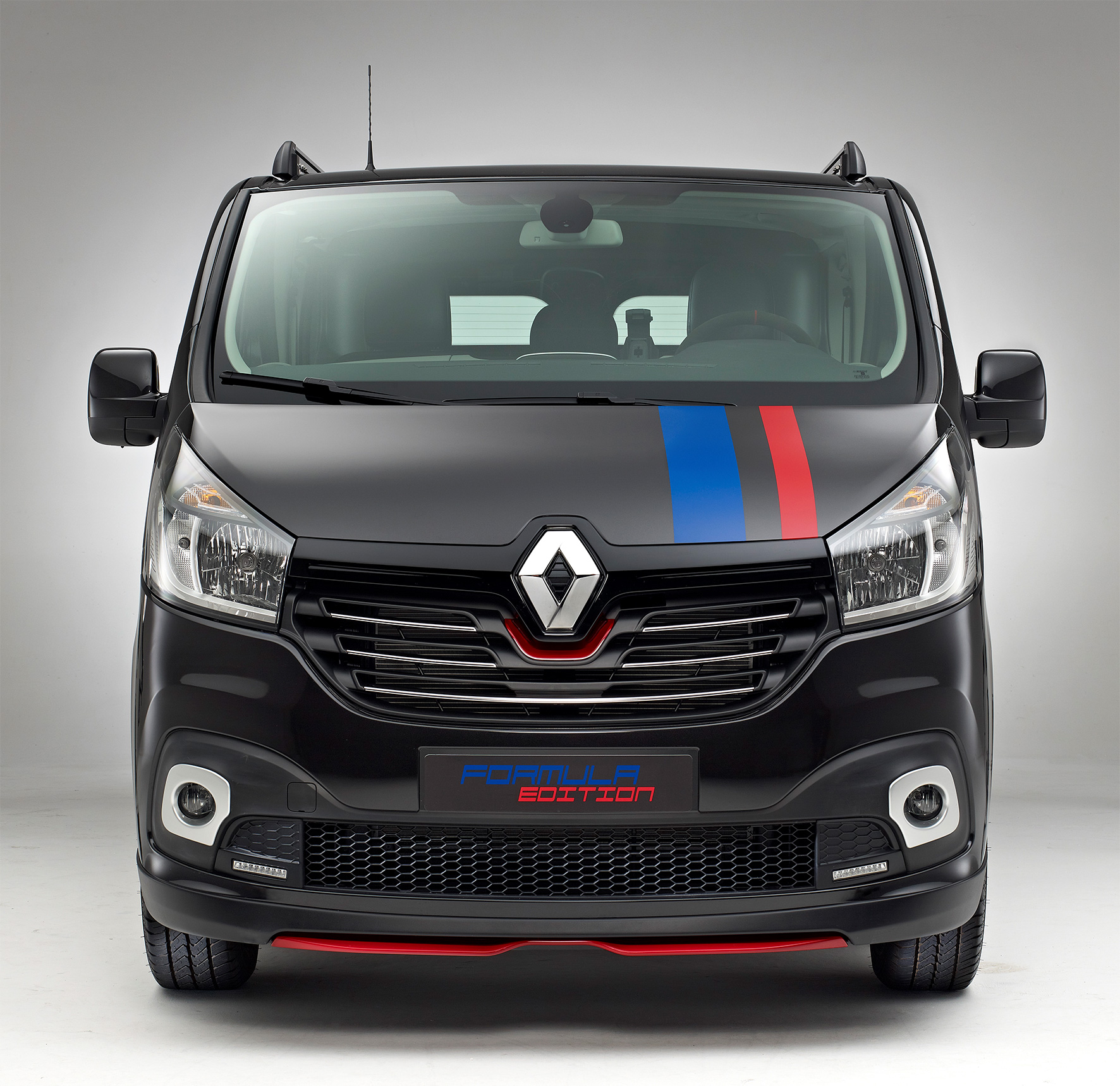 Renault naar BedrijfsautoRAI met Kangoo Express, Trafic Formula Edition en Alaskan Pickup concept.