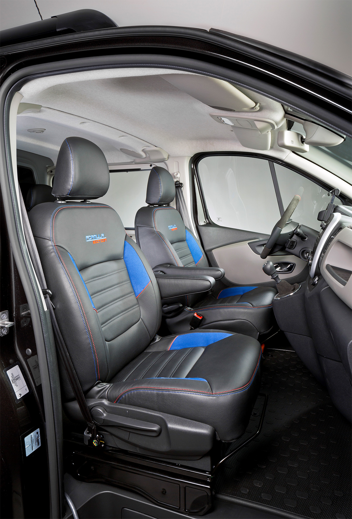 Renault naar BedrijfsautoRAI met Kangoo Express, Trafic Formula Edition en Alaskan Pickup concept.