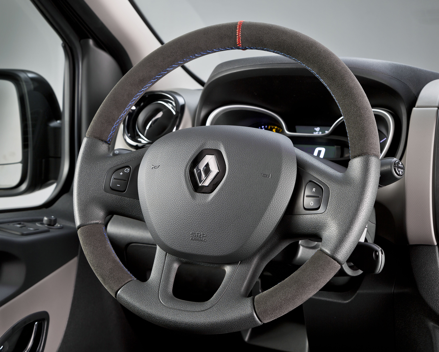 Renault naar BedrijfsautoRAI met Kangoo Express, Trafic Formula Edition en Alaskan Pickup concept.
