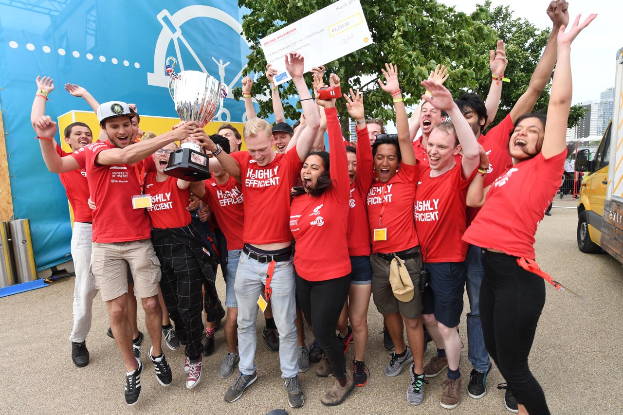Het universiteitsteam uit Twente heeft de Shell Eco-marathon in Londen gewonnen.