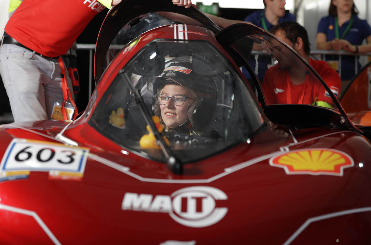 Het universiteitsteam uit Twente heeft de Shell Eco-marathon in Londen gewonnen.