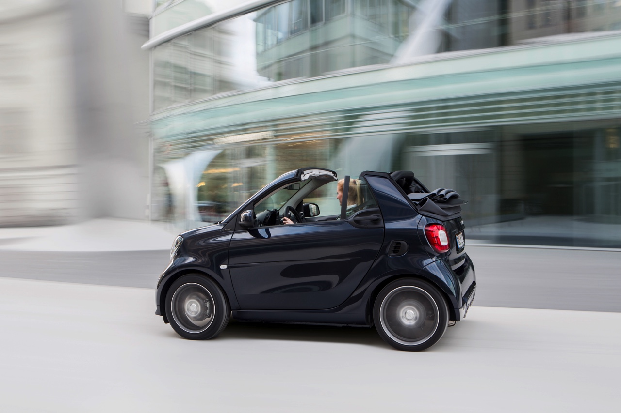 Smart introduceert nieuwe BRABUS fortwo en BRABUS forfour. Ze worden beiden ook leverbaar als BRABUS Xclusive met nog meer luxe. Het duo beschikt over een 109 pk sterke turbmomotor en twinamic.