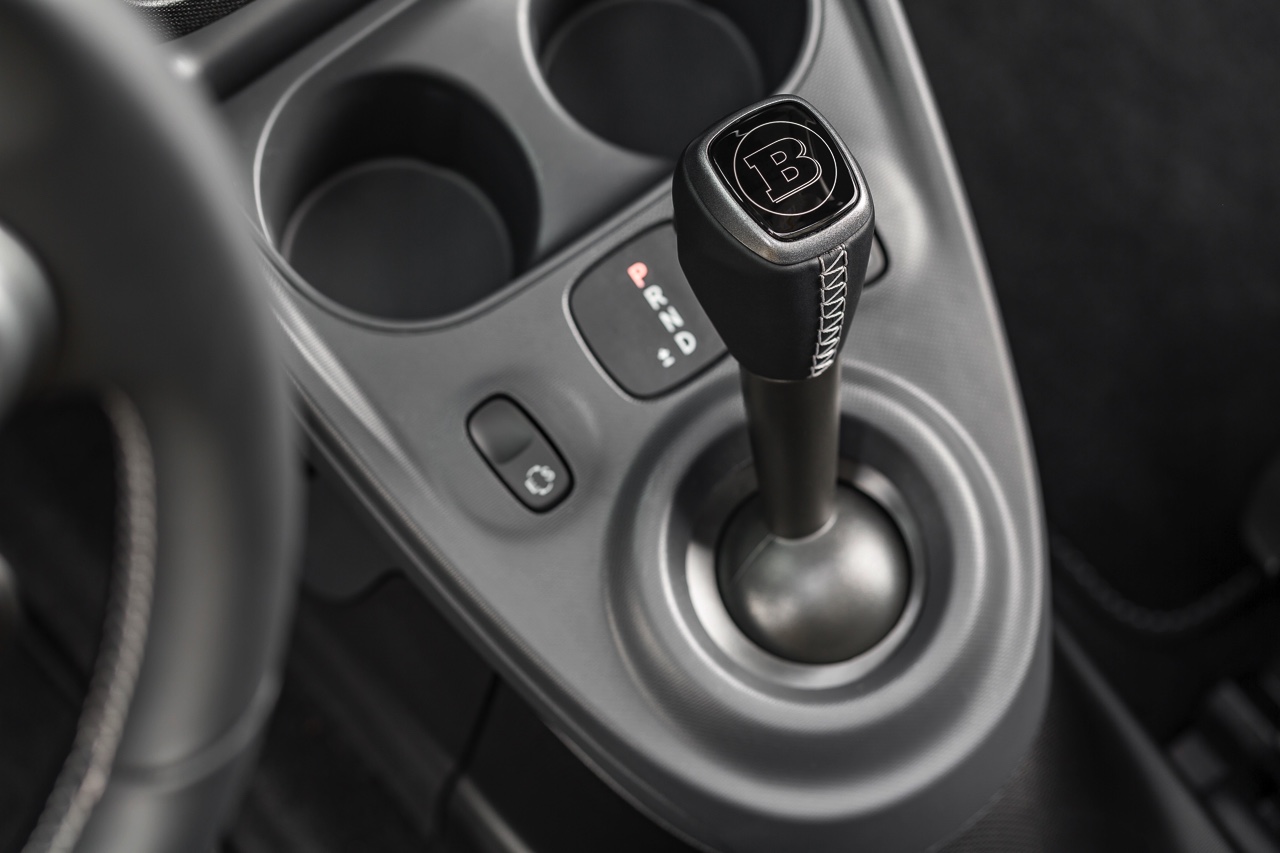 Smart introduceert nieuwe BRABUS fortwo en BRABUS forfour. Ze worden beiden ook leverbaar als BRABUS Xclusive met nog meer luxe. Het duo beschikt over een 109 pk sterke turbmomotor en twinamic.