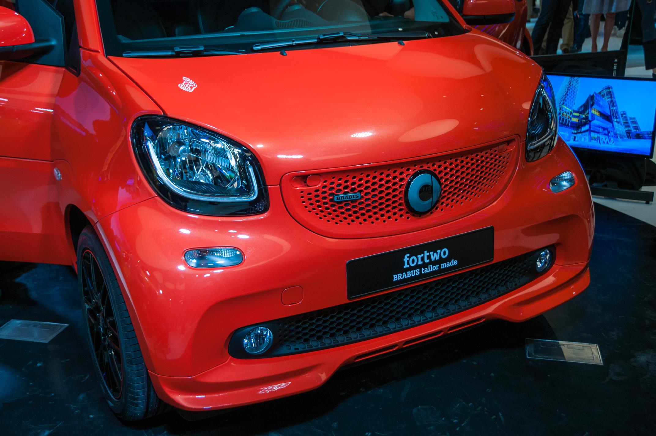 Smart introduceert nieuwe BRABUS fortwo en BRABUS forfour. Ze worden beiden ook leverbaar als BRABUS Xclusive met nog meer luxe. Het duo beschikt over een 109 pk sterke turbmomotor en twinamic.
