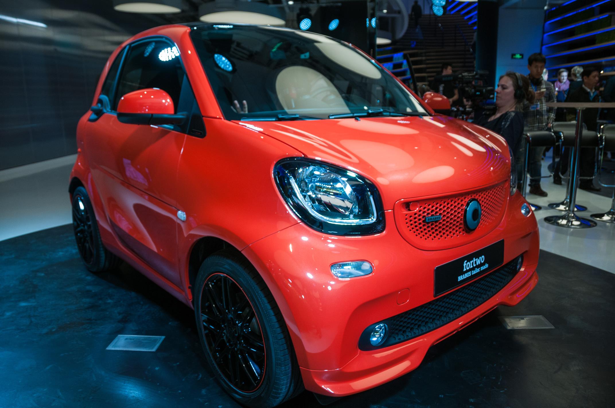 Smart introduceert nieuwe BRABUS fortwo en BRABUS forfour. Ze worden beiden ook leverbaar als BRABUS Xclusive met nog meer luxe. Het duo beschikt over een 109 pk sterke turbmomotor en twinamic.