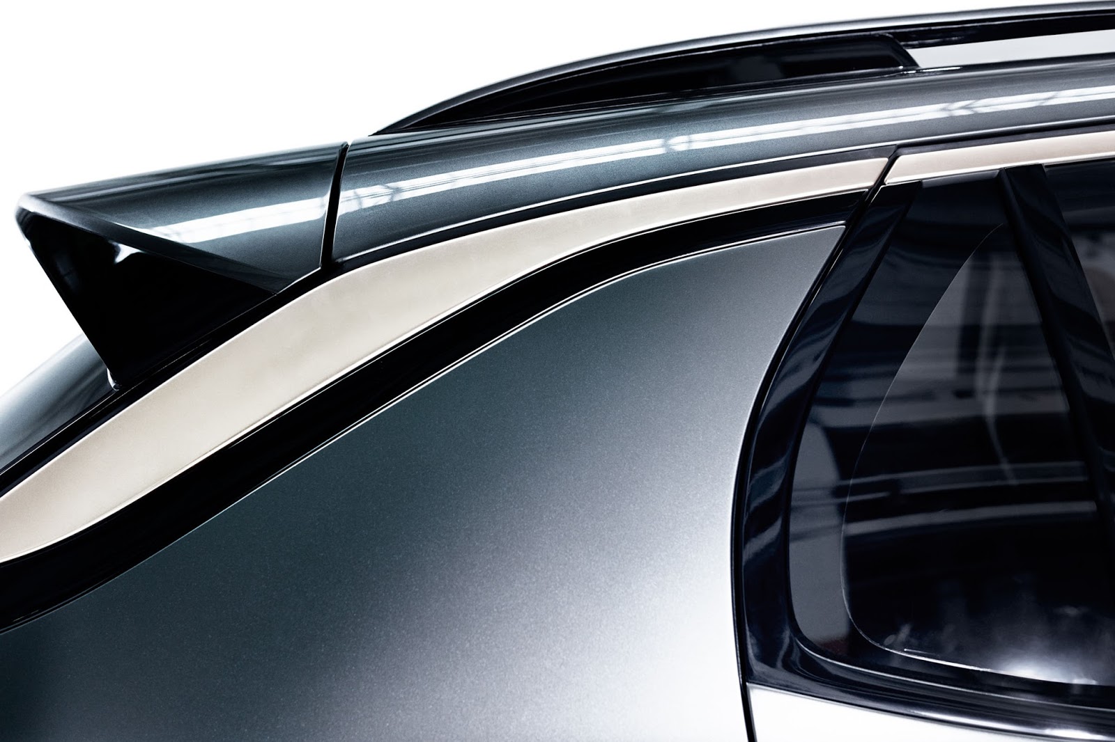 Geely, eigenaar van Volvo, presenteert in samenwerking daarmee het nieuwe merk Lynk & Co. Connectiviteit staat hoog in het vaandel en de internationale verkoopambities zijn zeker aanwezig.
