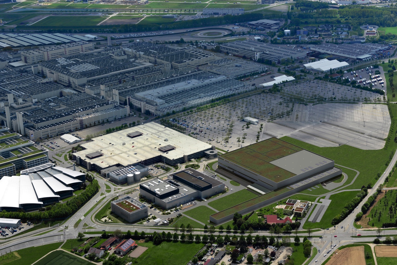 Het nieuwe crashcentrum van Mercedes-Benz in Sindelfingen is nu gereed.
