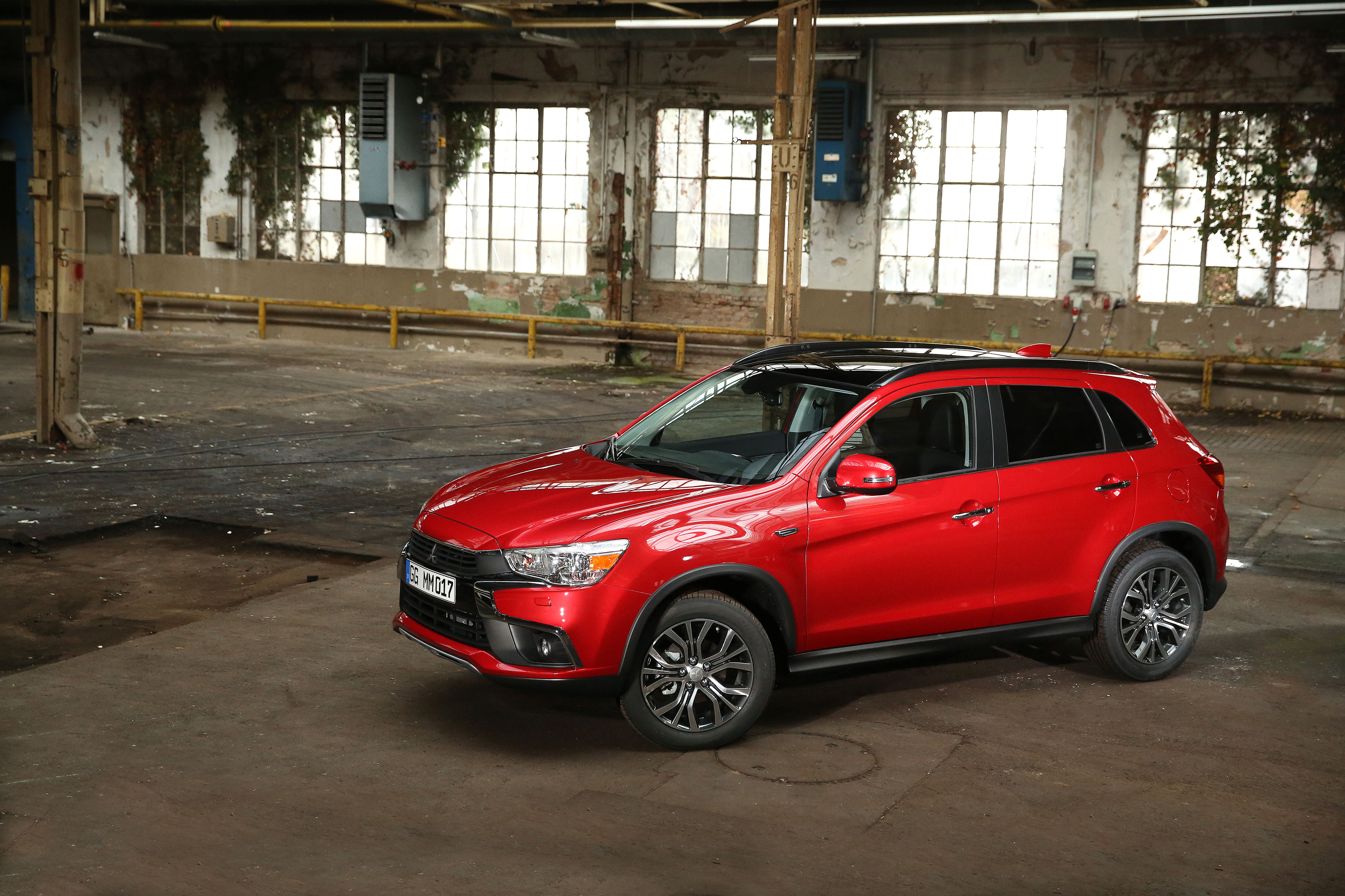 Vernieuwde Mitsubishi ASX komt na de zomer 2016 naar Nederland. De compacte SUV krijgt een echte facelift met nieuw Dynamic Shield gezicht en verbeterd interieur.