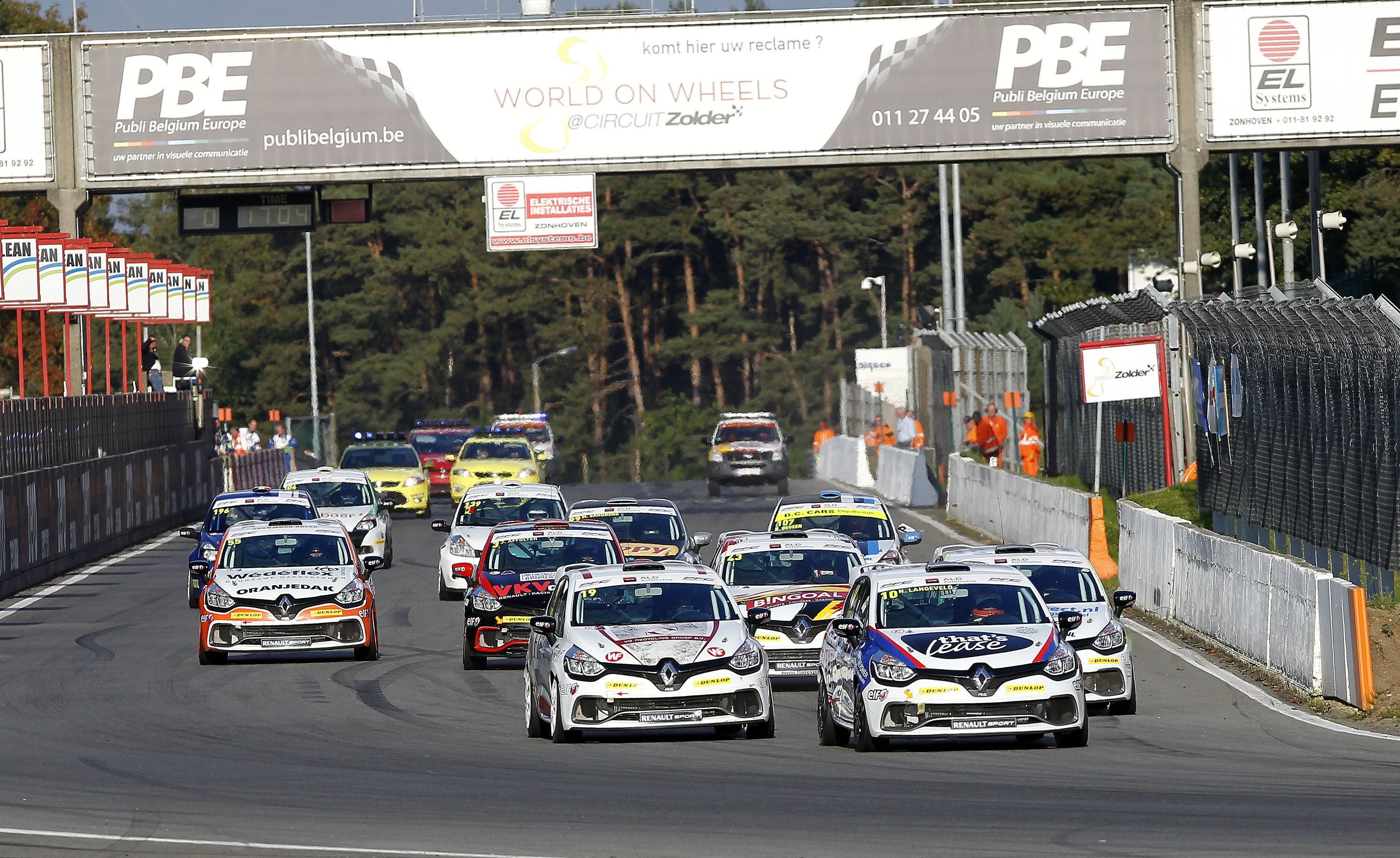 Klaar voor de Pinksterraces 2016 met de City Bug Cup, Clio Cup, Deutscher Tourenwagen Cup en het SMP F4 NEZ Championship?