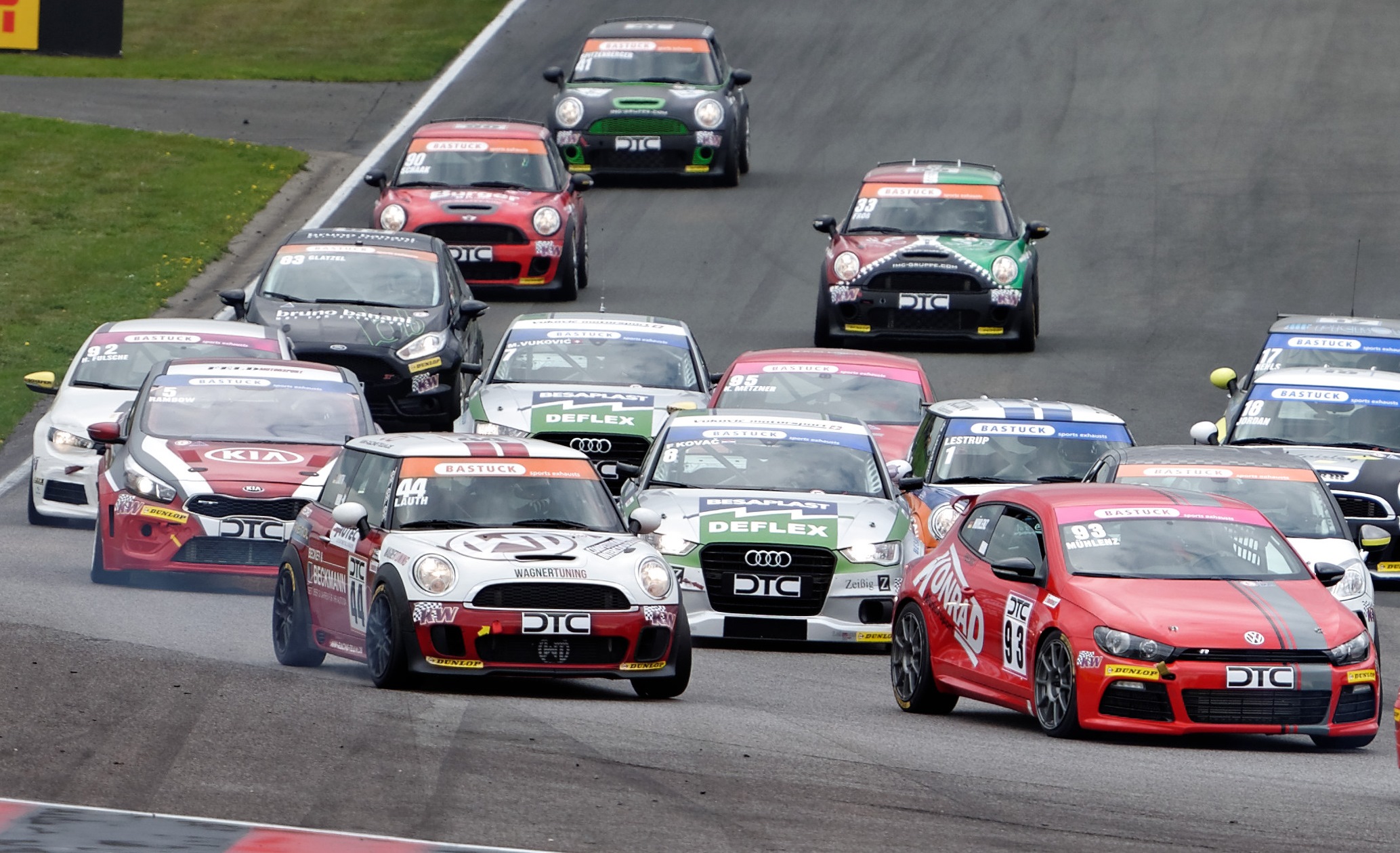 Klaar voor de Pinksterraces 2016 met de City Bug Cup, Clio Cup, Deutscher Tourenwagen Cup en het SMP F4 NEZ Championship?