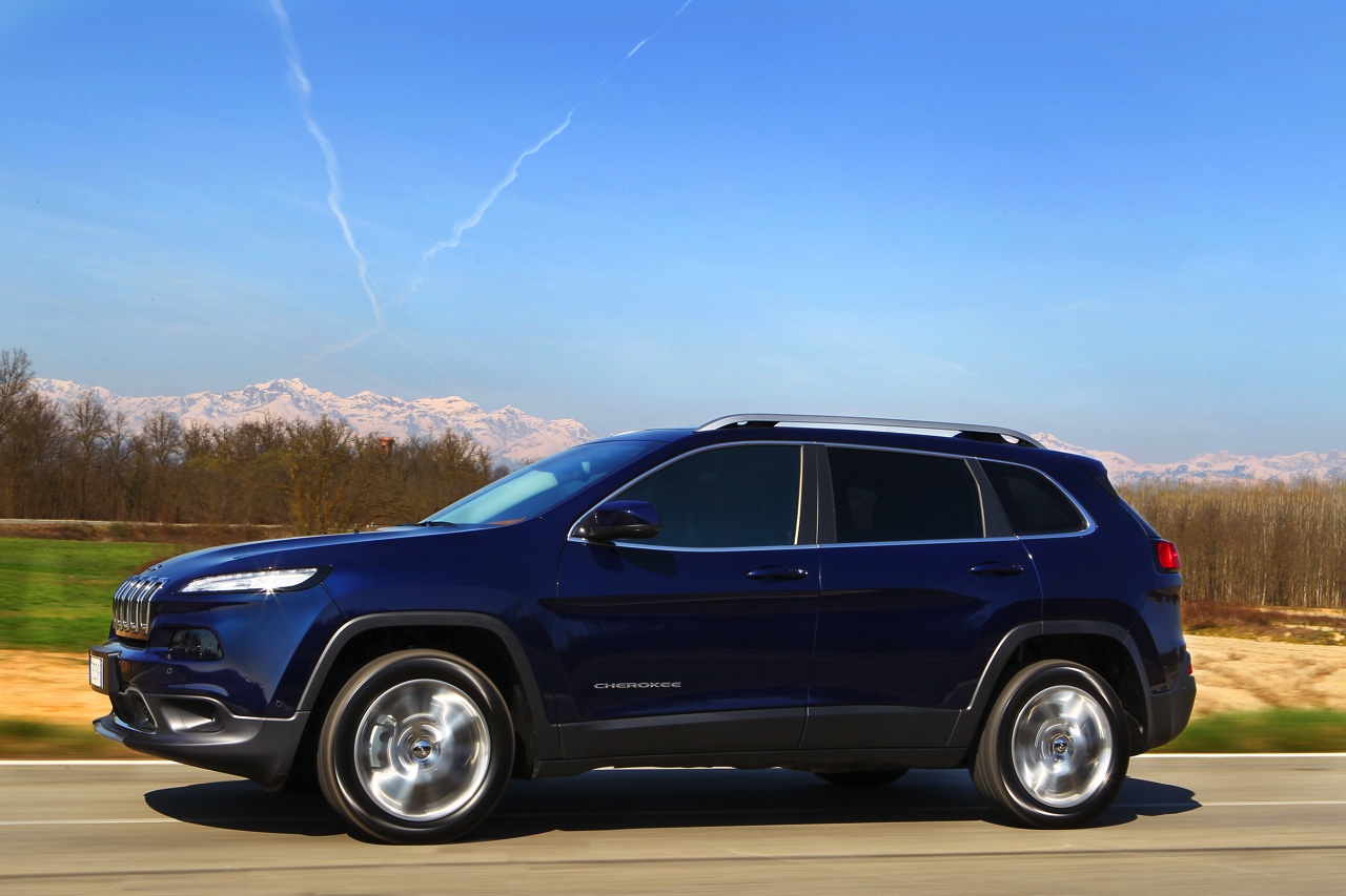 Jeep Cherokee nu ook leverbaar met 2.2 MultiJet diesels in 185 pk of 200 pk uitvoering.