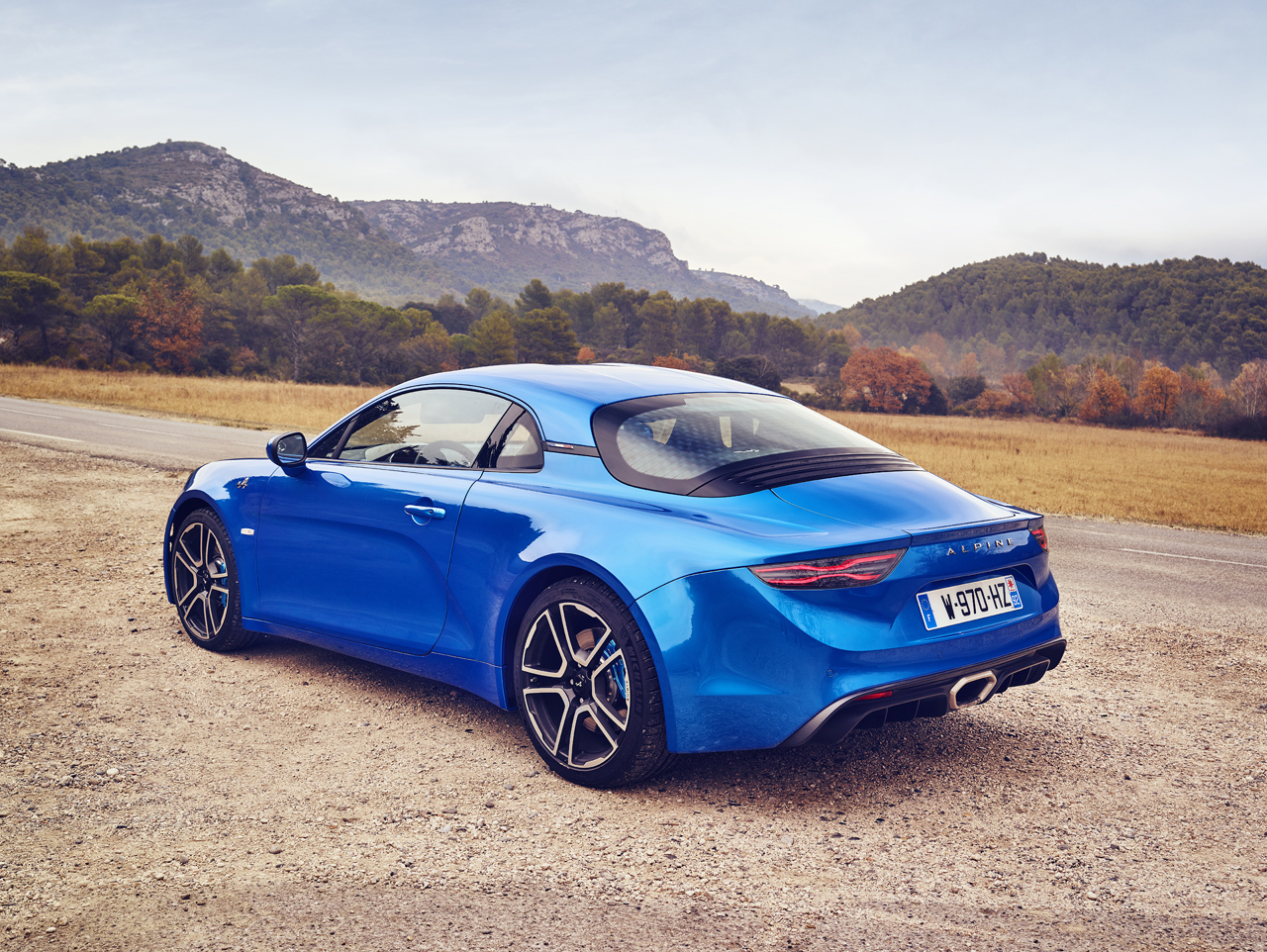 Renault herintroduceert het merk Alpine en maakt met de lichtgewicht A110 meteen een diepe indruk.