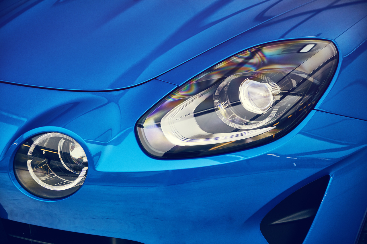 Renault herintroduceert het merk Alpine en maakt met de lichtgewicht A110 meteen een diepe indruk.