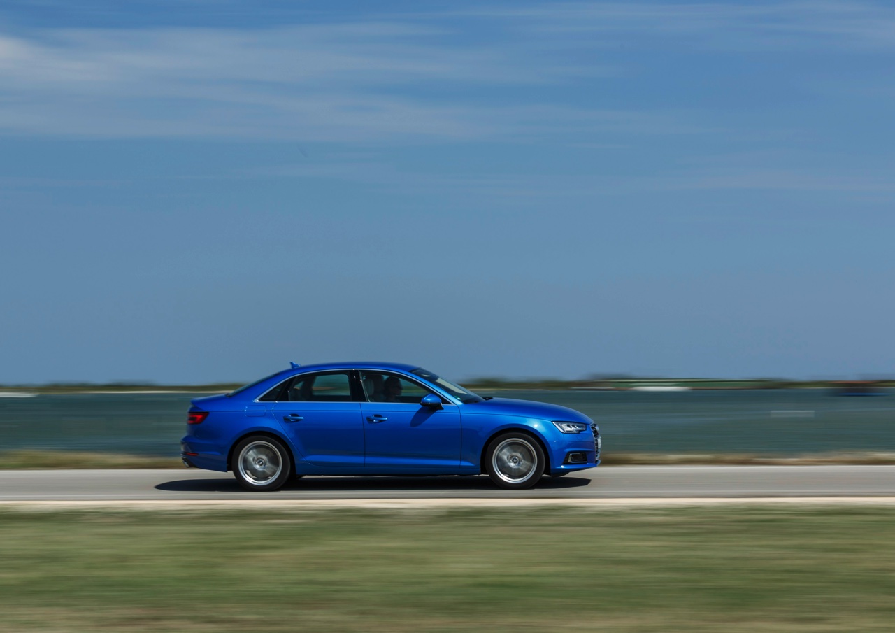 Autotest nieuwe Audi A4 2.0 TFSI 190 pk S tronic, de zuinige sportsedan met 20% bijtelling. Hij staat samen met de A4 3.0 TDI quattro garant voor sportieve prestaties en veel innovaties.