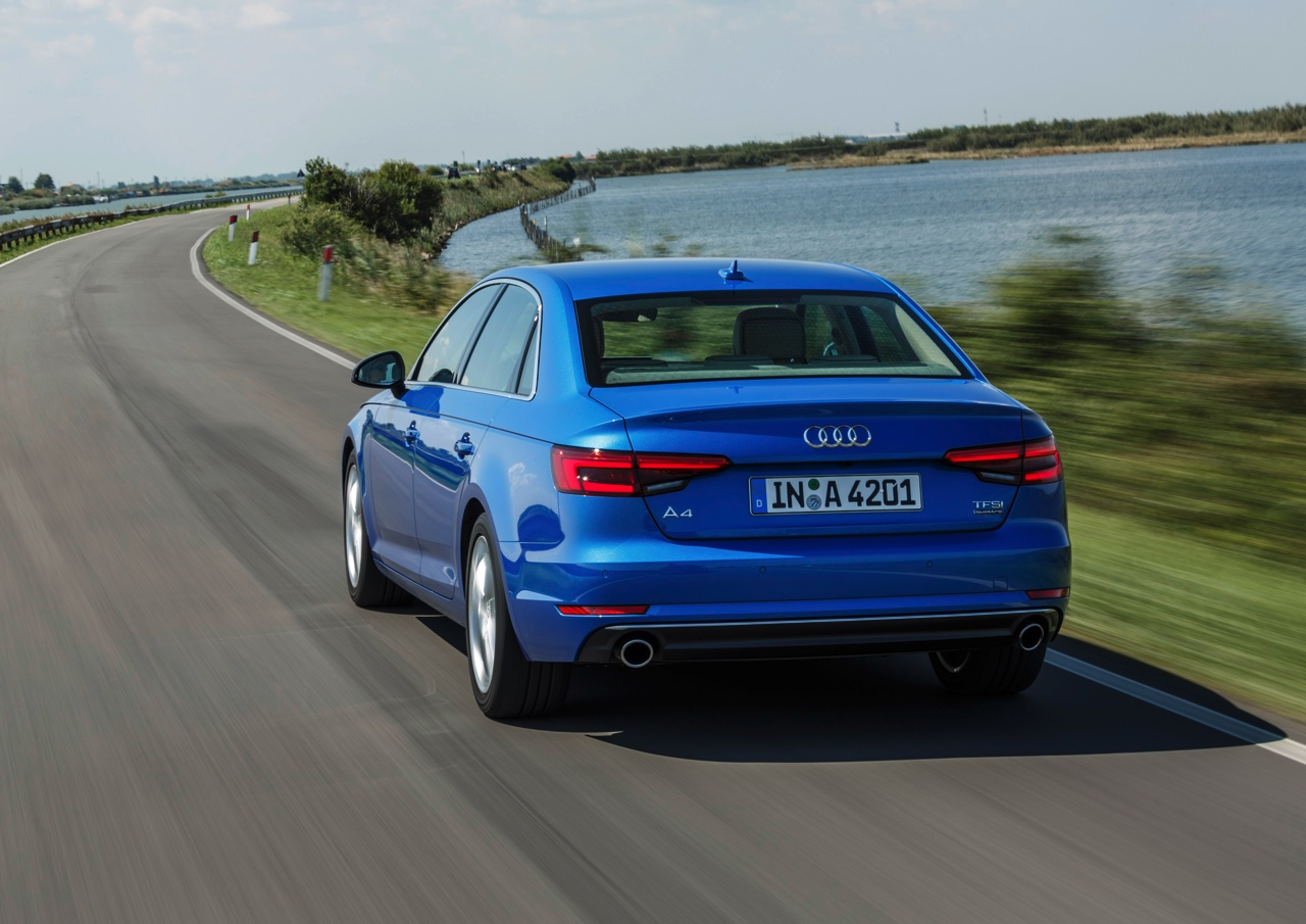 Autotest nieuwe Audi A4 2.0 TFSI 190 pk S tronic, de zuinige sportsedan met 20% bijtelling. Hij staat samen met de A4 3.0 TDI quattro garant voor sportieve prestaties en veel innovaties.