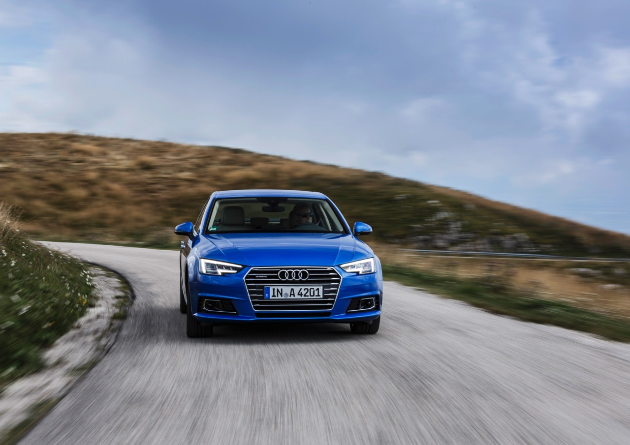 Autotest nieuwe Audi A4 2.0 TFSI 190 pk S tronic, de zuinige sportsedan met 20% bijtelling. Hij staat samen met de A4 3.0 TDI quattro garant voor sportieve prestaties en veel innovaties.