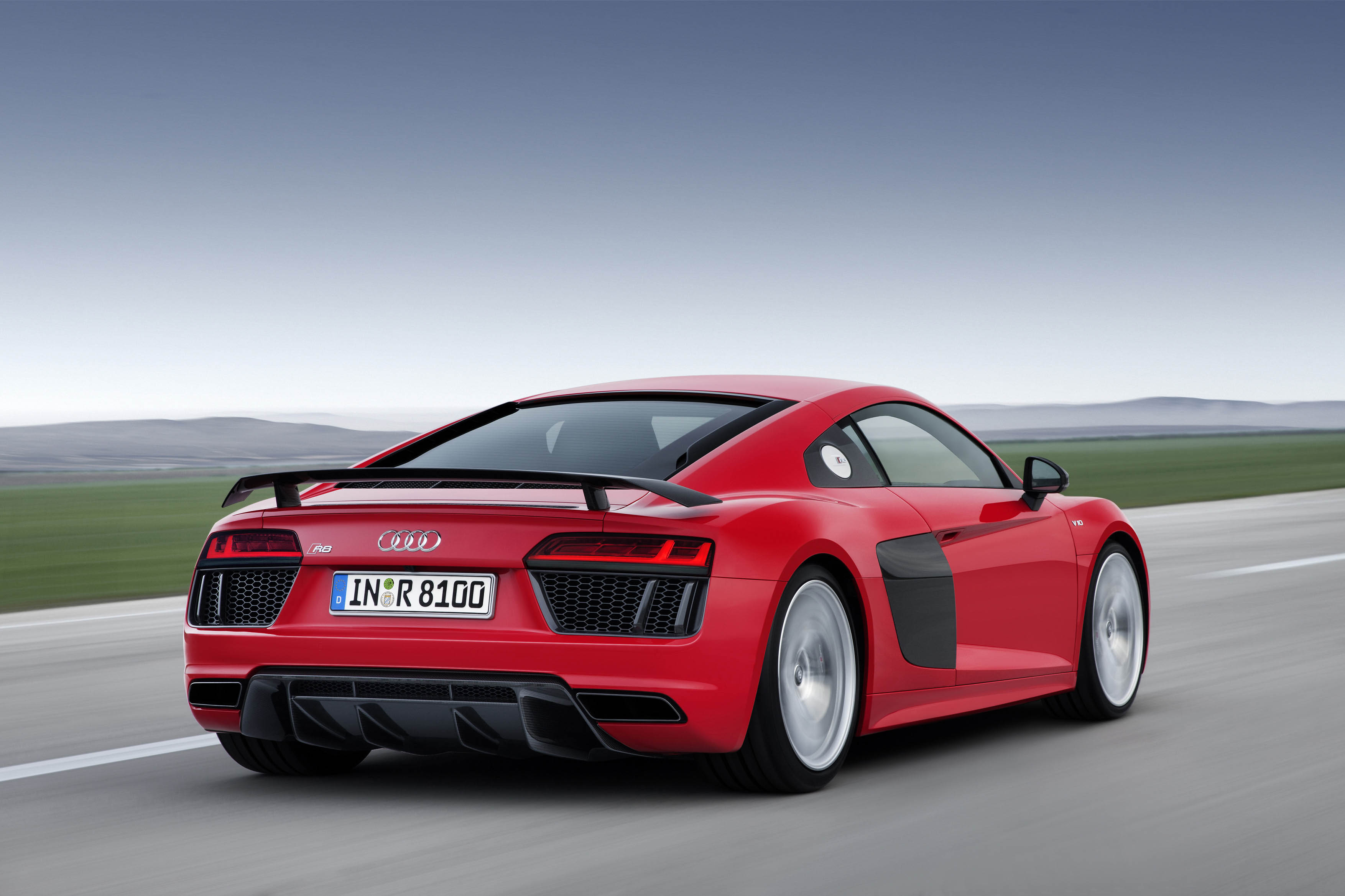 De tweede generatie Audi R8 ziet het licht en komt ook als R8 e-tron. Die heeft 450 km actieradius en zal zijn techniek gaan delen met een sedanmodel.