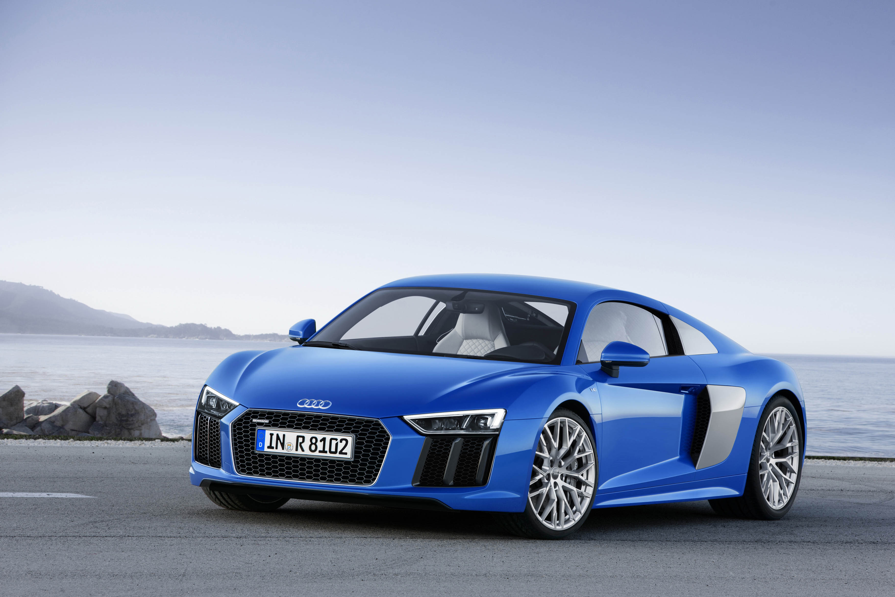 De tweede generatie Audi R8 ziet het licht en komt ook als R8 e-tron. Die heeft 450 km actieradius en zal zijn techniek gaan delen met een sedanmodel.