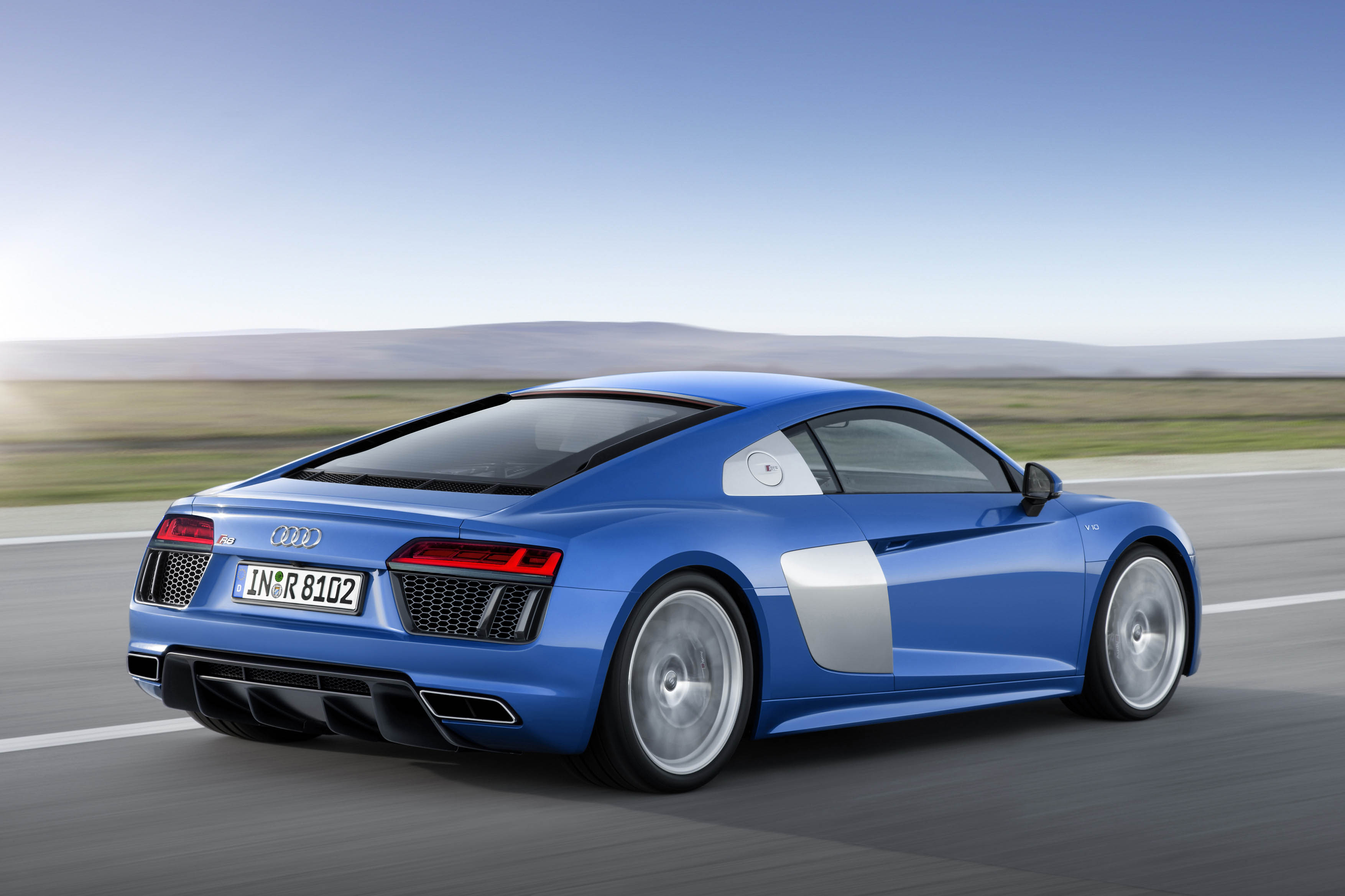 De tweede generatie Audi R8 ziet het licht en komt ook als R8 e-tron. Die heeft 450 km actieradius en zal zijn techniek gaan delen met een sedanmodel.