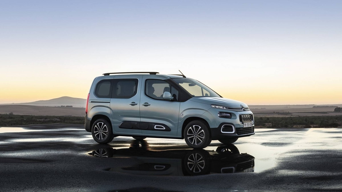Citroen lanceert de nieuwe Berlingo en loopt voor op de nieuwe Peugeot Partner en Opel Combo.