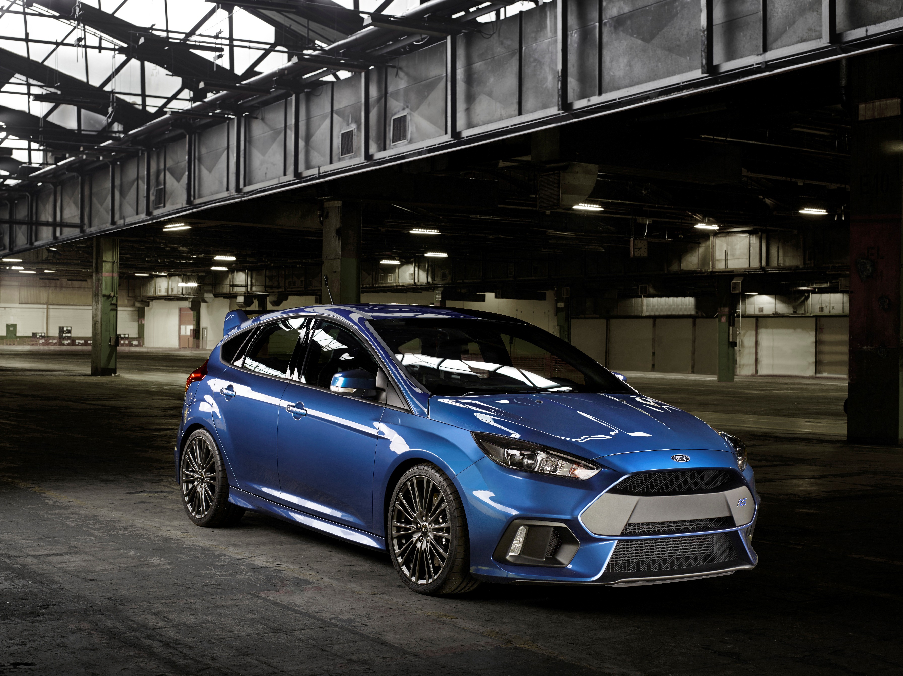 Nieuwe Ford Focus RS gepresenteerd met 320 pk en vierwielaandrijving. Introductie op Autosalon van Genve 2015.