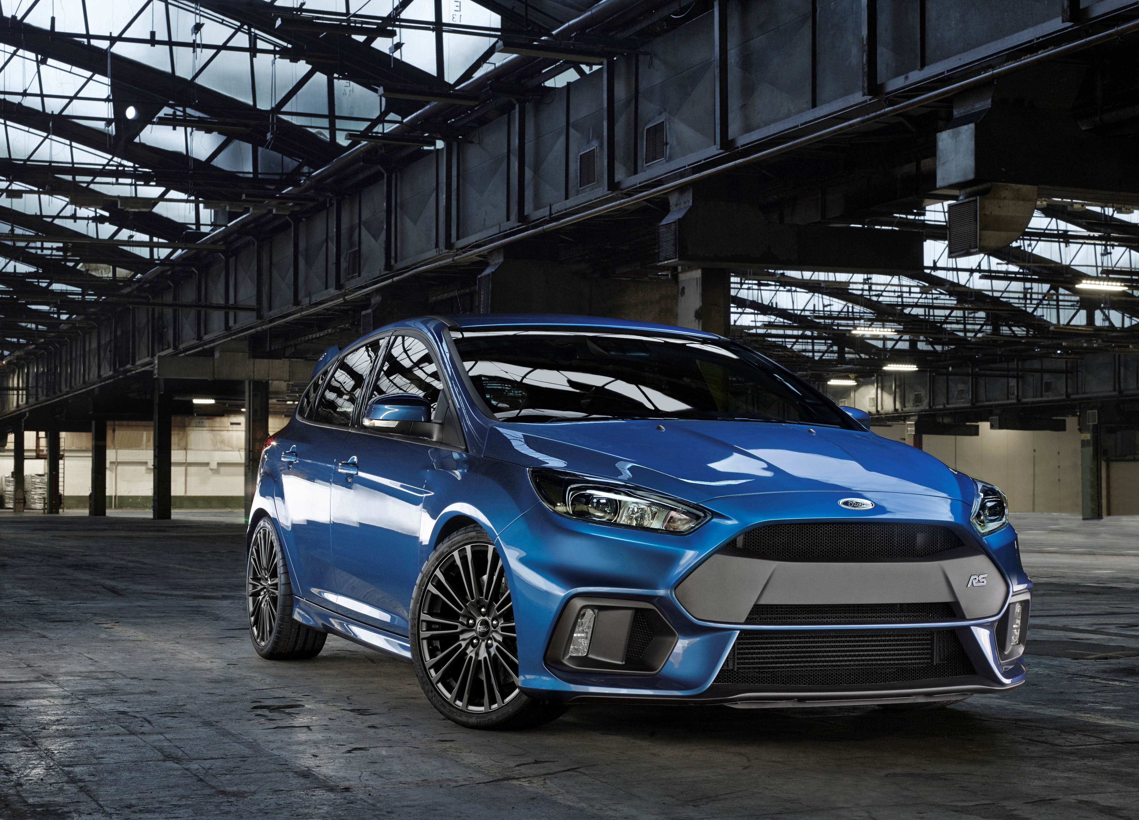 Nieuwe Ford Focus RS gepresenteerd met 320 pk en vierwielaandrijving. Introductie op Autosalon van Genve 2015.