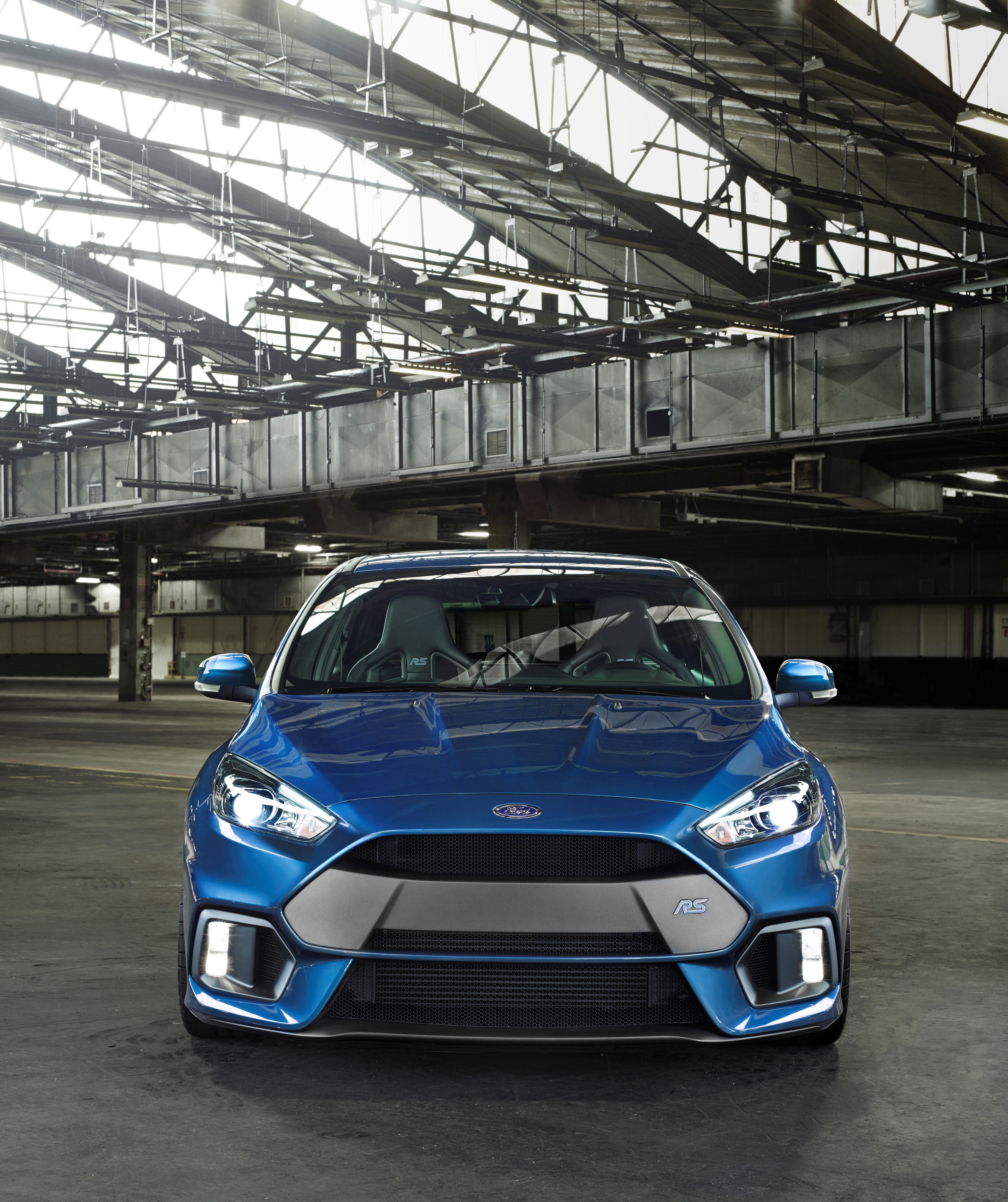 Nieuwe Ford Focus RS gepresenteerd met 320 pk en vierwielaandrijving. Introductie op Autosalon van Genve 2015.