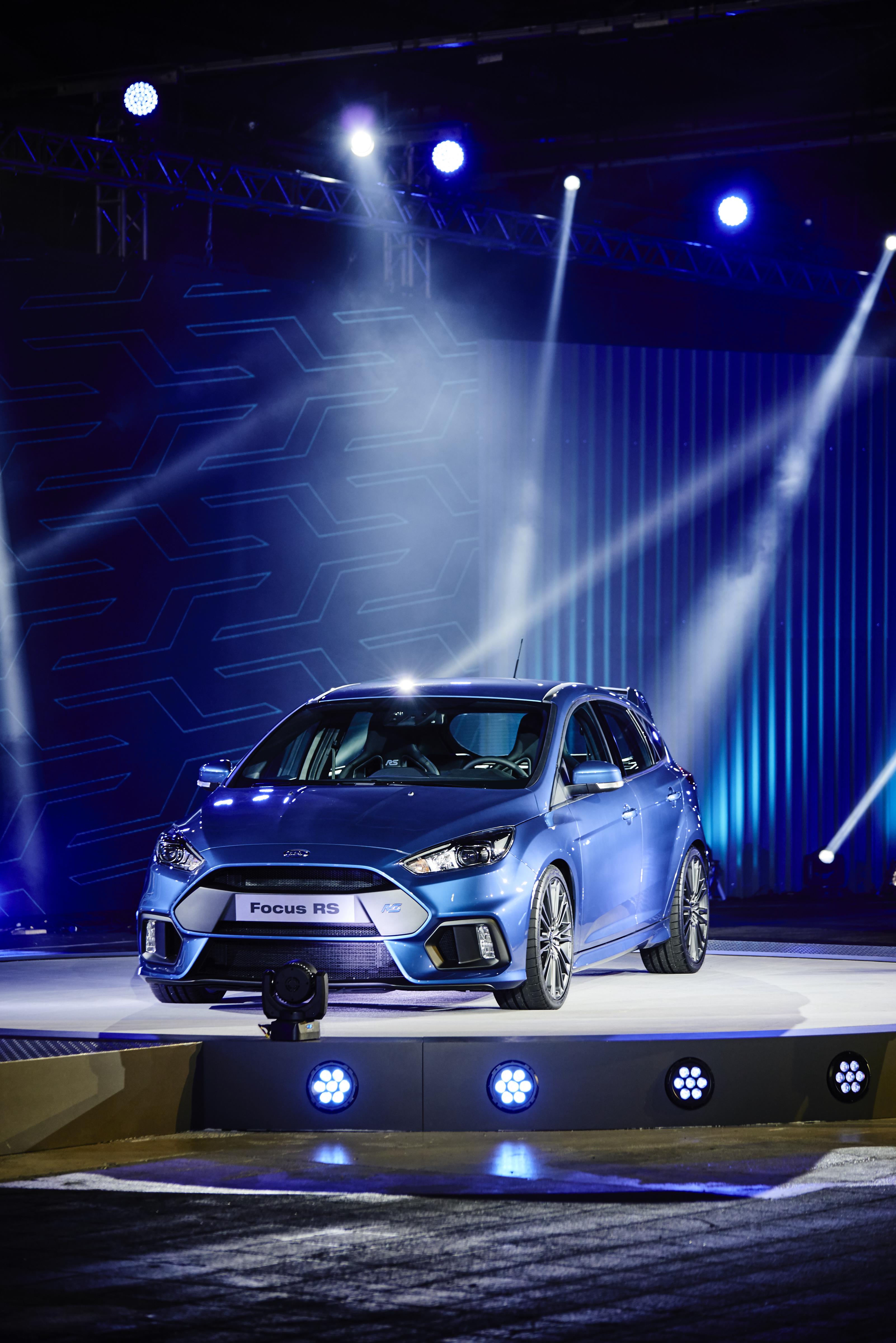 Nieuwe Ford Focus RS gepresenteerd met 320 pk en vierwielaandrijving. Introductie op Autosalon van Genve 2015.