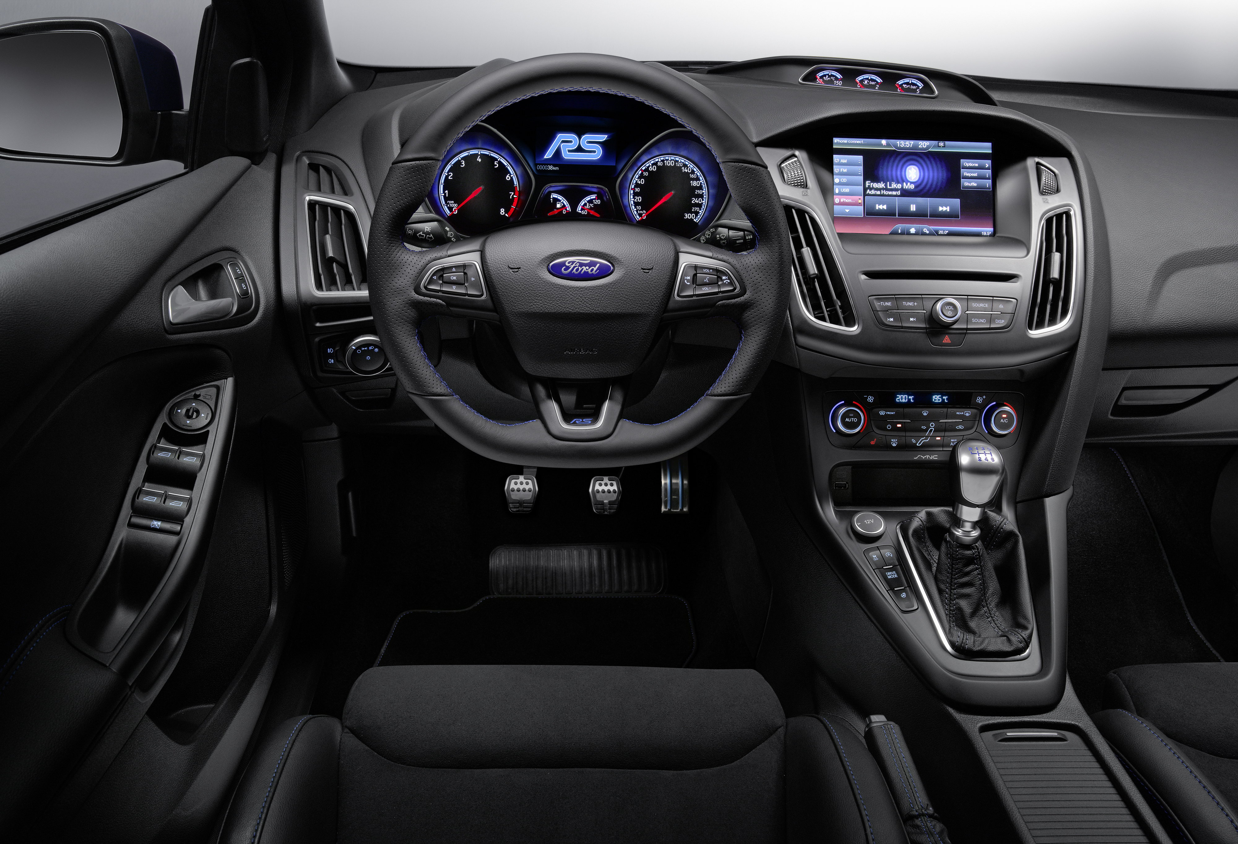 Nieuwe Ford Focus RS gepresenteerd met 320 pk en vierwielaandrijving. Introductie op Autosalon van Genve 2015.