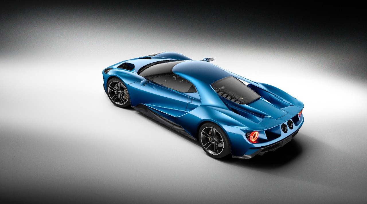 Ford steelt in Detroit de show met de nieuwe Ford GT EcoBoost V6 supercar, die in 2016 in productie gaat.
