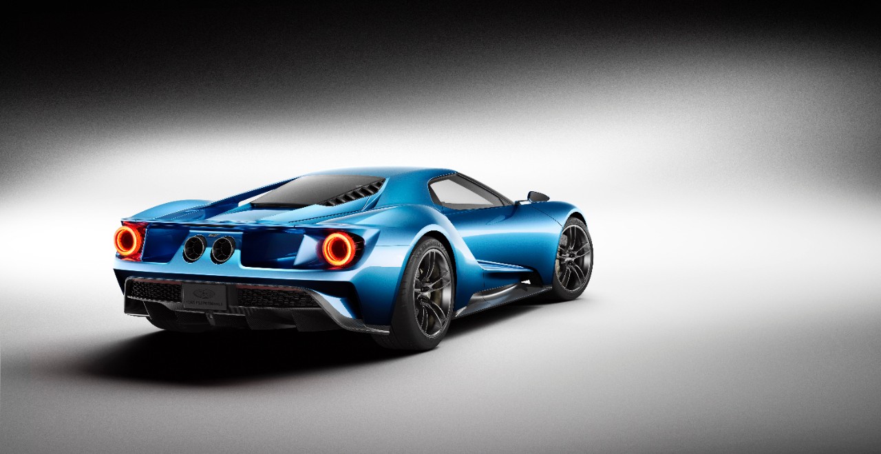 Ford steelt in Detroit de show met de nieuwe Ford GT EcoBoost V6 supercar, die in 2016 in productie gaat.