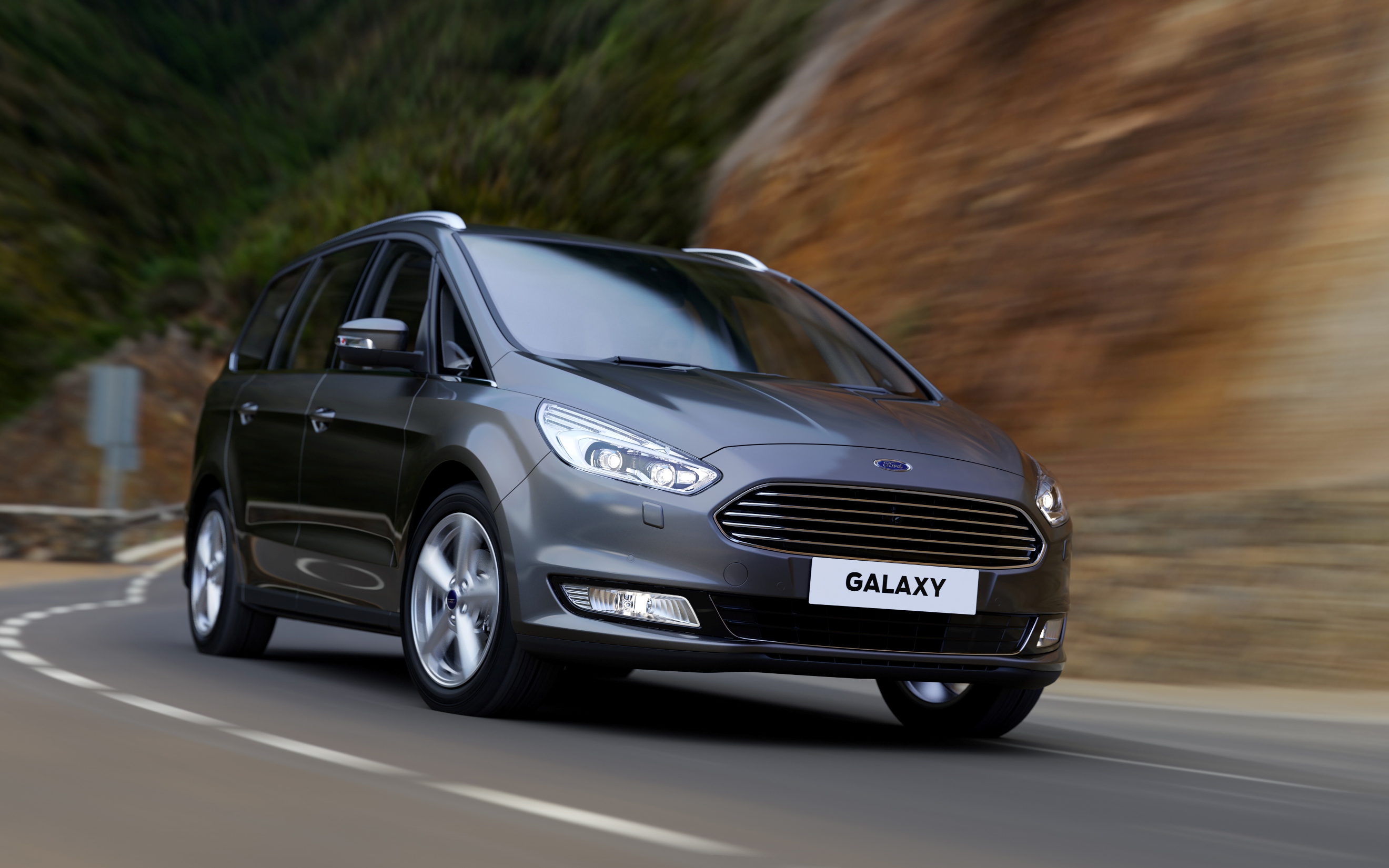 Nieuwe Ford Galaxy is veelzijdiger en voordeliger met nieuwe EcoBoost motoren en AWD.