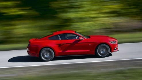Ford heeft de nieuwe Mustang onthuld. De Mustang zal voor het eerst, na vijftig jaar van productie, ook in Europa via de officile kanalen te koop komen.