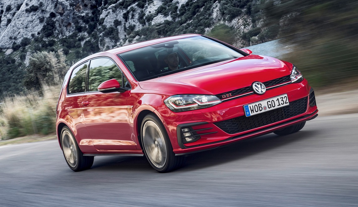 Volkswagen voegt een nieuwe sportieve uitvoering toe aan het Golf-aanbod: de GTI Performance. De auto wordt net boven de GTI gepositioneerd en de vanafprijzen zijn al bekend.